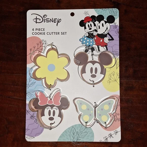 🌼 4-piece Disney Cookie Cutter Set. New! - Picture 1 of 4